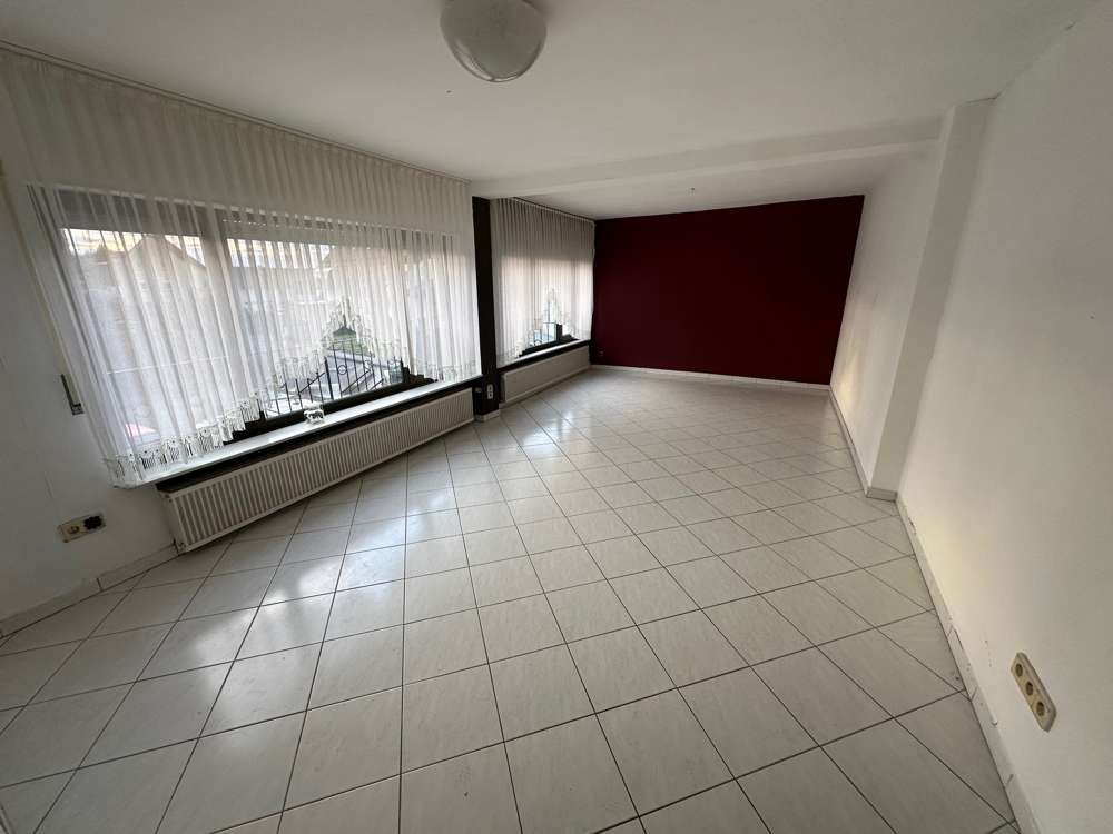 Immobilie in Wirscheid - Kleines Einfamilienhaus mit Terrasse und Garage - Bild 1