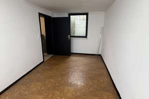 Großzügiges, freistehendes Haus in ruhiger Lage – provisionsfrei direkt vom Eigentümer – Die vollständige Adresse der Immobilie erhältst du vom Anbieter., 81375 Neuhadern, München – Vorschaubild 14