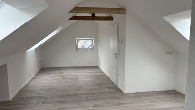 1-Zimmer-DG-Appartement mit gehobener Innenausstattung in Westhausen