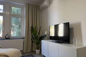 klimatisiert, löffelfertig vollständig möbliert und renoviert, 2 Zi, KDB und Balkon – Röhrenstraße 1, 40472 Rath, Düsseldorf – Vorschaubild 11