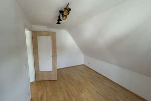Attraktive,  helle  3-Zimmer DG-Wohnung,   Ingolstadt-Süd – Kothauer Str. 46, 85053 Südost, Ingolstadt – Vorschaubild 5