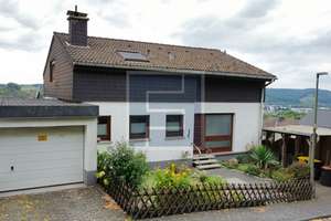 RESERVIERT: Gepflegtes Einfamilienhaus mit Weitblick – Die vollständige Adresse der Immobilie erhältst du vom Anbieter., 57223 Kreuztal – Vorschaubild 3