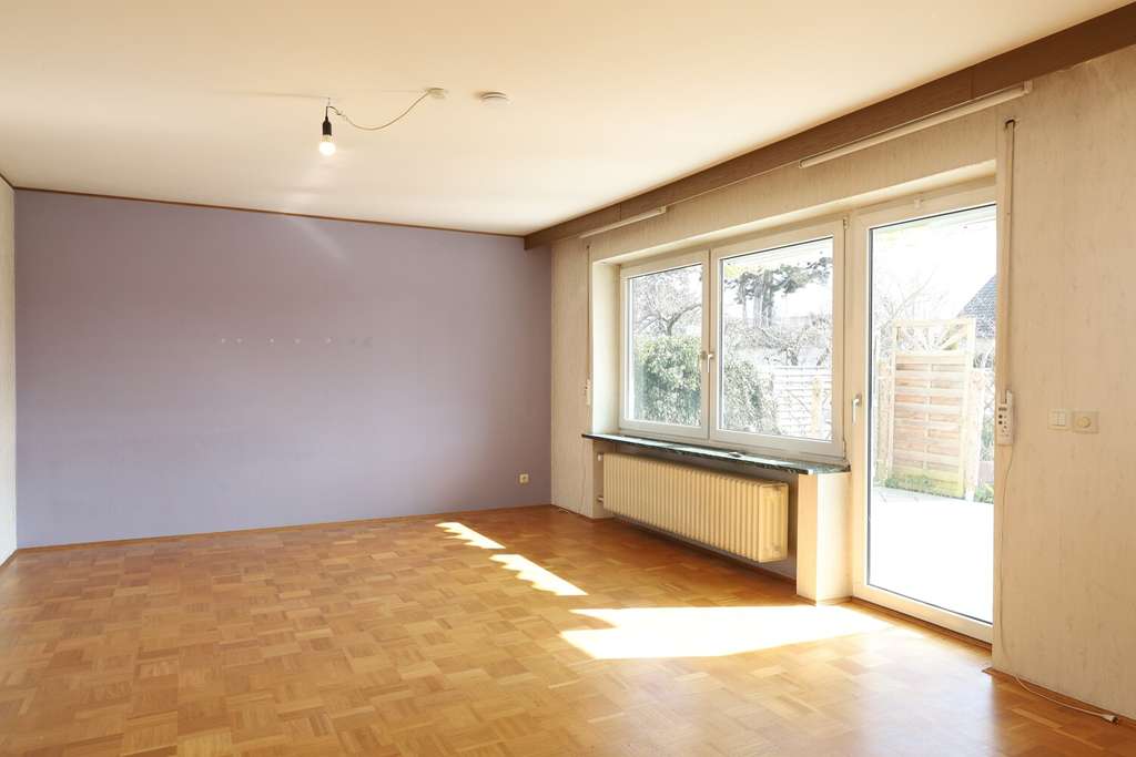 Immobilie in Bibertal - Gesunde Substanz für stilvolles Wohnen – Familienheim mit Wintergarten, Garage und Garten - Bild 4