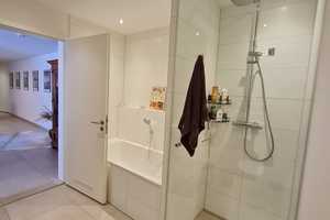 Wunderschöne 2 Zimmerwohnung mit großem Balkon, EBK und Tiefgaragenstellplatz – Augsburg – Vorschaubild 13