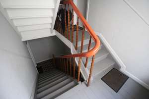 EXKLUSIV ALTBAU IM ANBAU/INNENHOF KOMPLETT LAMINAT 1.OG WEIßES DUSCHBAD GROßE KÜCHE RUHIG GERRESHEIM – Die vollständige Adresse der Immobilie erhältst du vom Anbieter., 40625 Gerresheim, Düsseldorf – Vorschaubild 8