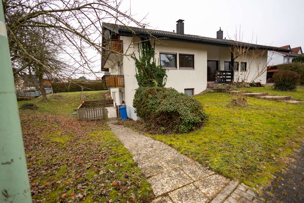 Immobilie in Buchen (Odenwald) - Großzügiges 11-Zimmer Haus mit Garage in Buchen (Odenwald) - Bild 0