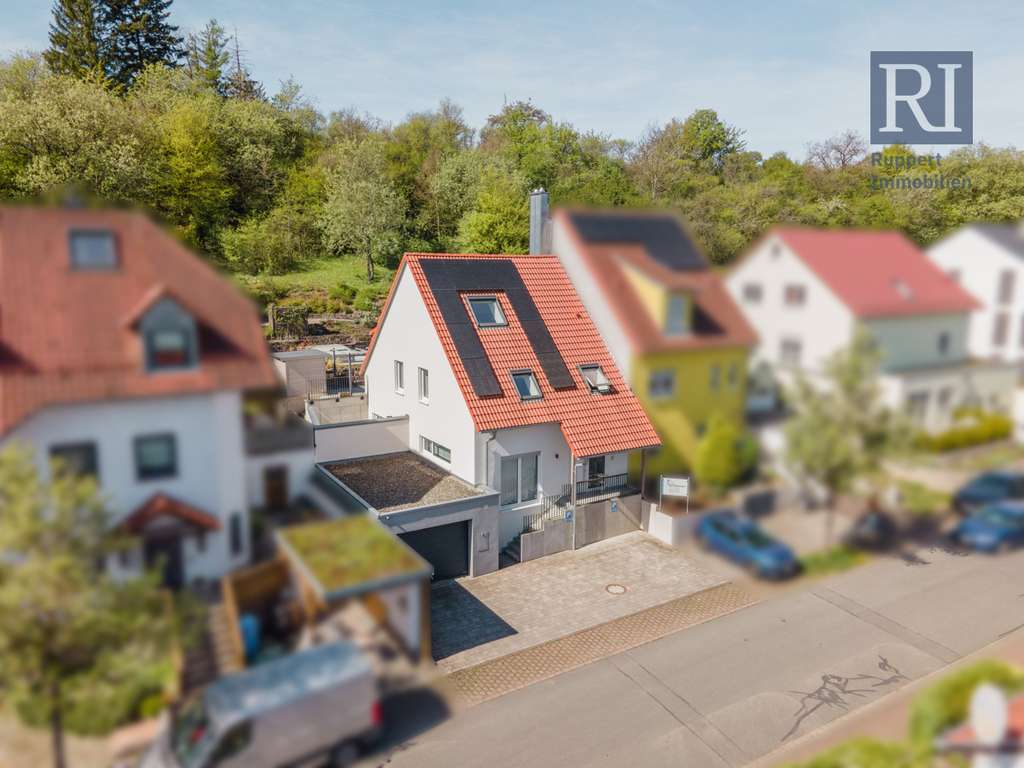 Immobilie in Güntersleben - Moderne Doppelhaushälfte mit Pool in Güntersleben - Bild 0