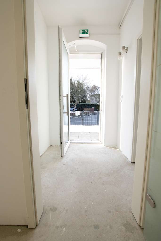 Immobilie in Pulheim - Helle und außergewöhnliche Wohneinheit mit 2 Stellplätzen und sonniger Terrasse (ohne Garten) - Bild 0