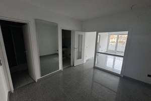 Charmante 2,5 Zimmer Wohnung mit Balkon in zentraler Innenstadtlage Diezstraße 7, Gießen – Die vollständige Adresse der Immobilie erhältst du vom Anbieter., 35390 Innenstadt, Gießen – Vorschaubild 2