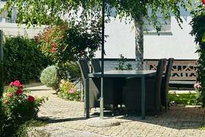 Geschmackvoll angelegtes Gartenidyll und ein komplett saniertes Anwesen, sofort zum Einziehen. – Die vollständige Adresse der Immobilie erhältst du vom Anbieter., 64521 Groß-Gerau – Vorschaubild 9