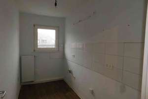 Renovierte 2-Zimmer-Wohnung mit Balkon in sehr zentraler Lage zu vermieten, Nähe Uni/Rathausgalerie – Immestr. 44, 45127 Ostviertel, Essen – Vorschaubild 3