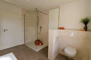 Großzügige 5-Raumwohnung mit ca. 125 m² Wohnfläche – frisch saniert und familienfreundlich – Stephensonstraße 9, 2708 Löbau – Vorschaubild 4