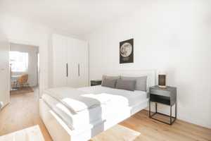 Exklusive, möblierte 2-Zimmer-Wohnung mit modernem Design und hochwertiger Ausstattung – Düsseldorf – Vorschaubild 8