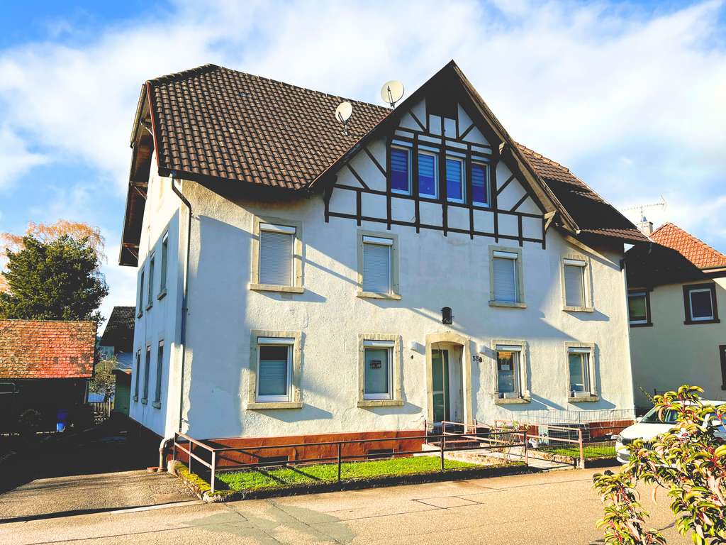 Immobilie in Gutach im Breisgau - Vermietete Erdgeschosswohnung mit Carport in Gutach im Breisgau - Bild 0