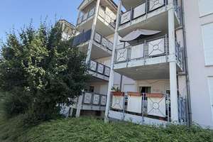 Gut geschnittene 2-Zimmer-Wohnung mit Balkon und Stellplatz- langfristig vermietete Kapitalanlage – Die vollständige Adresse der Immobilie erhältst du vom Anbieter., 76175 Südoststadt, Pforzheim – Vorschaubild 2