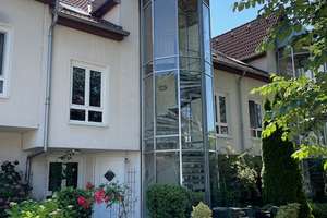 Schöne 3,5 Zimmer DG-Wohnung mit eigenem  Eingang
