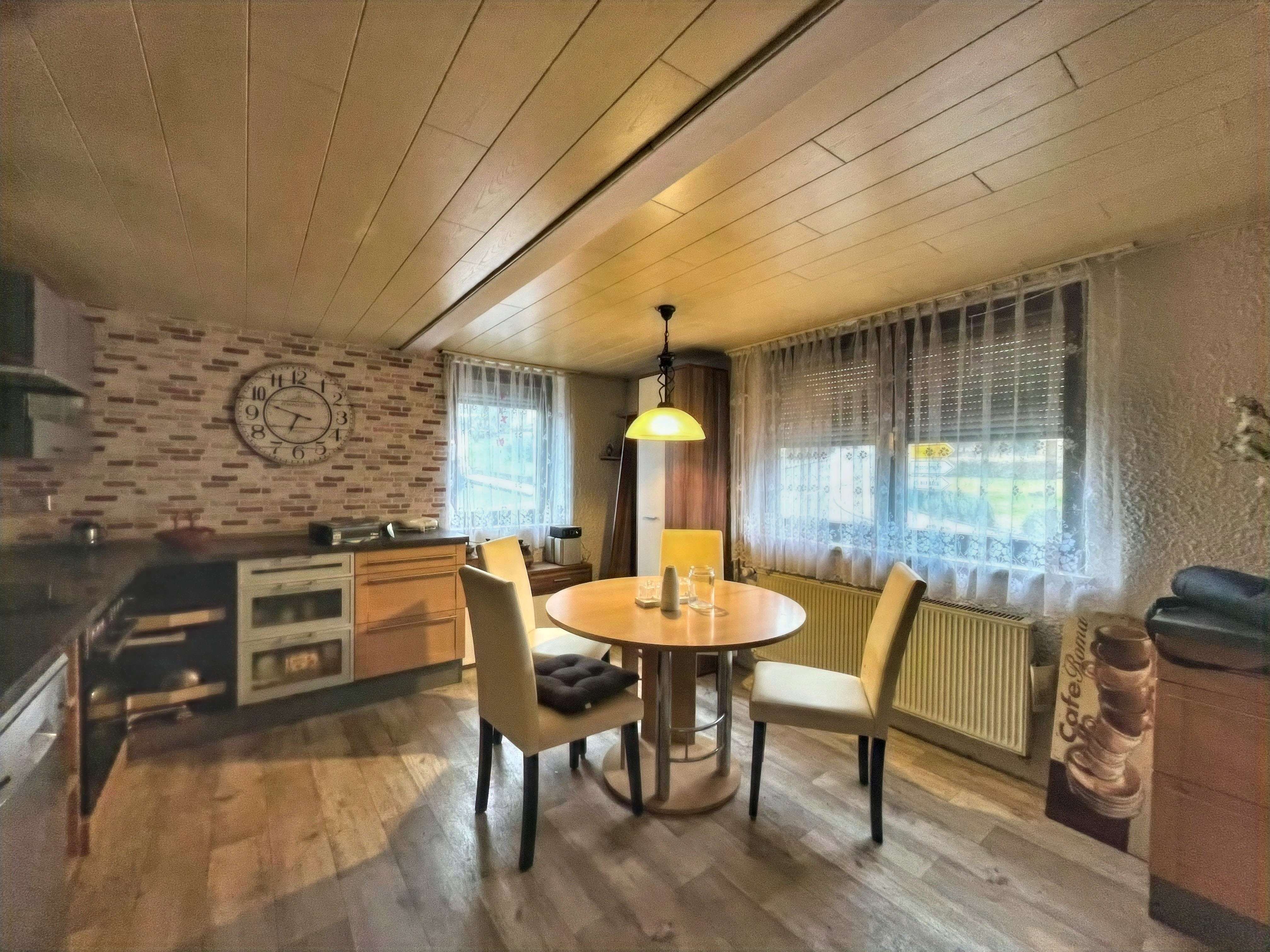 Immobilie in Schenkelberg - Geräumiges Einfamilienhaus für Selbermacher und Alleskönner! - Bild 2