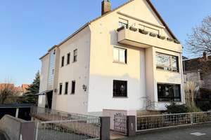 Modern konzipierte 3-Zimmer-Eigentumswohnung mit sonnigem Balkon, Garage in angenehmer Vorortlage