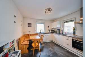 Charmantes Zweifamilienhaus - ideal für Handwerker! – Regensburg (Kreis) – Vorschaubild 3
