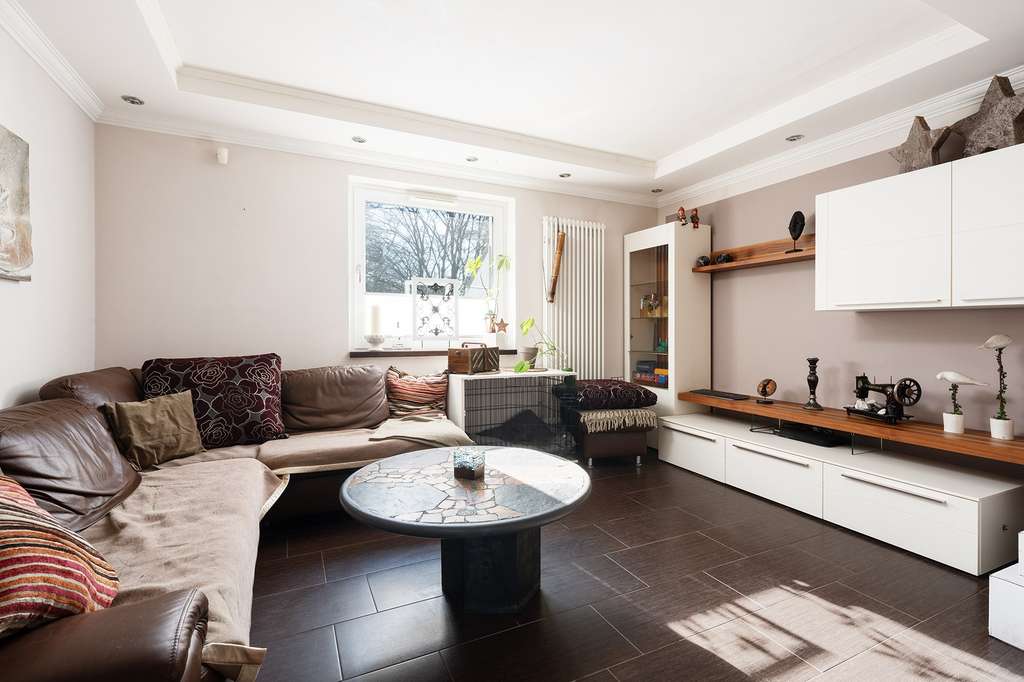 Immobilie in Ritterhude - Ritterhude// Modernisiertes Einfamilienhaus mit Pool, Bachlauf und 755 m² Grundstück - Bild 3