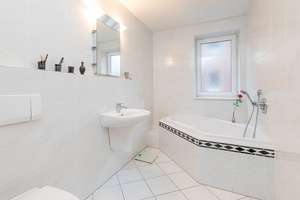 Moderne Maisonette mit Balkon und TG-Stellplatz in ruhiger Lage! – 22559 Rissen, Hamburg – Vorschaubild 12