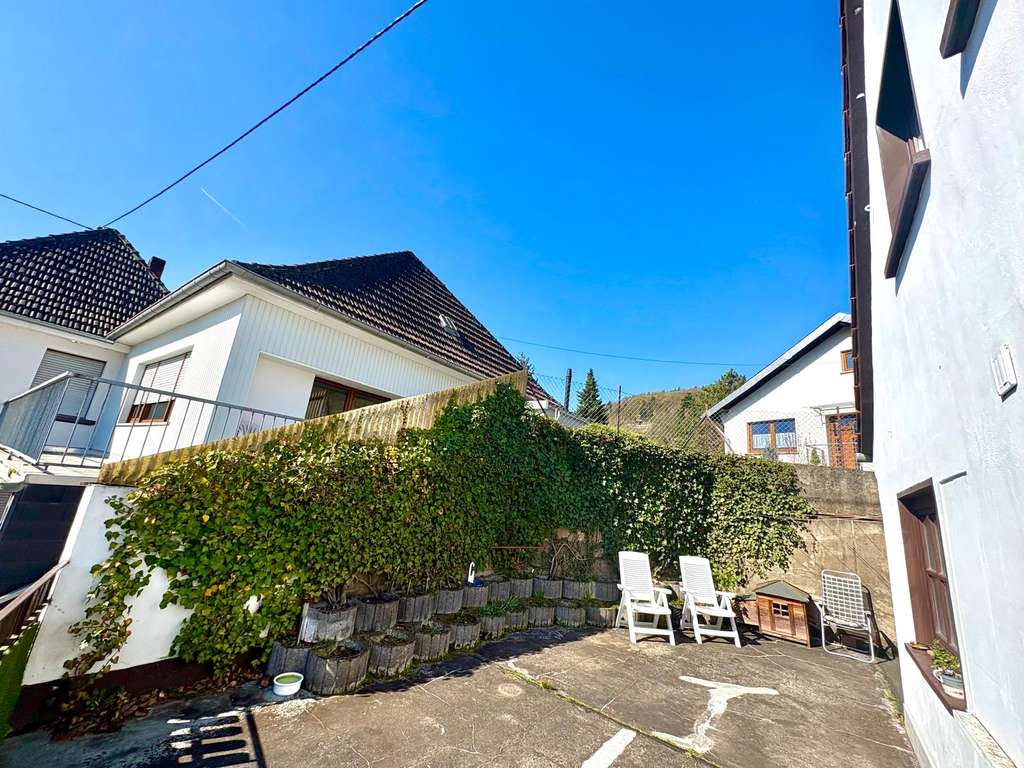 Immobilie in Bad Breisig - Ein Haus, alle Möglichkeiten: Wohnen & Arbeiten oder großzügiges freistehendes Einfamilienhaus - Bild 0