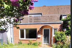 Reihenmittelhaus mit Charme und Potenzial – sofort bezugsfrei – Plön (Kreis) – Vorschaubild 1