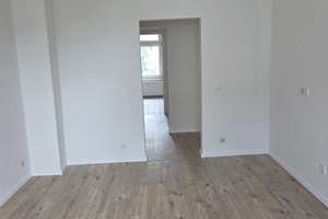 Wohnkomfort mit Stellplatz – Dusche & Badewanne inklusive – Huestraße 160, 45309 Katernberg, Essen – Vorschaubild 5