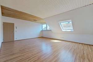 Essen Zentrum freie 3 Zimmer DG-Eigentumswohnung – Die vollständige Adresse der Immobilie erhältst du vom Anbieter., 45139 Südostviertel, Essen – Vorschaubild 3