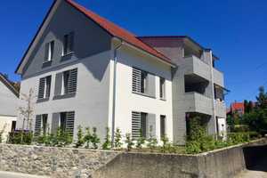 Neuwertige Dachgeschosswohnung mit vier Zimmern sowie Balkon und EBK in Öhningen