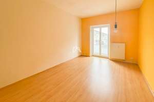 2 ZIMMER MIT BALKON | 3.OG | RENOVIERUNGSBEDARF | GRÜNE OASE | PRENZLAUER BERG | PROVISIONSFREI |