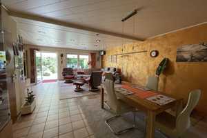 Topgepflegtes Reihenmittelhaus an einer Grünanlage – Erlangen-Höchstadt (Kreis) – Vorschaubild 2