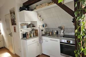 Helle, schön geschnittene Dachgeschosswohnung mit Balkon mit Aussicht ins Gr – Volmerswerther Straße 222, 40221 Bilk, Düsseldorf – Vorschaubild 5