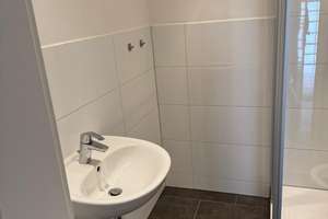 NACH SANIERUNG ERSTBEZUG WOHNUNG IN OBERKASSEL MIT BALKON UND EBK – Die vollständige Adresse der Immobilie erhältst du vom Anbieter., 40545 Oberkassel, Düsseldorf – Vorschaubild 6