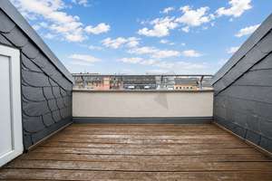 Gemütliche 2 Raum Maisonette DG-Whg. mit Aufzug, Dachterrasse und Tageslichtbad – Zöllnerstraße 31, 9111 Zentrum, Chemnitz – Vorschaubild 2