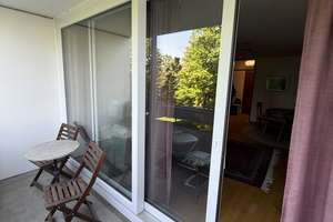 HÜBSCHES ZUHAUSE! Helle, ruhig gelegene 3-Zimmer-Wohnung mit Loggia, Swimmingpool auf dem Dach!