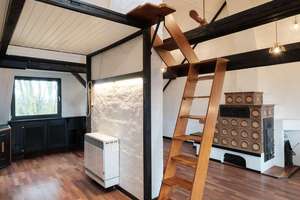 Schmuckstück und Raumwunder - Außergewöhnliche Dachgeschosswohnung mit Podestebene & viel Stauraum