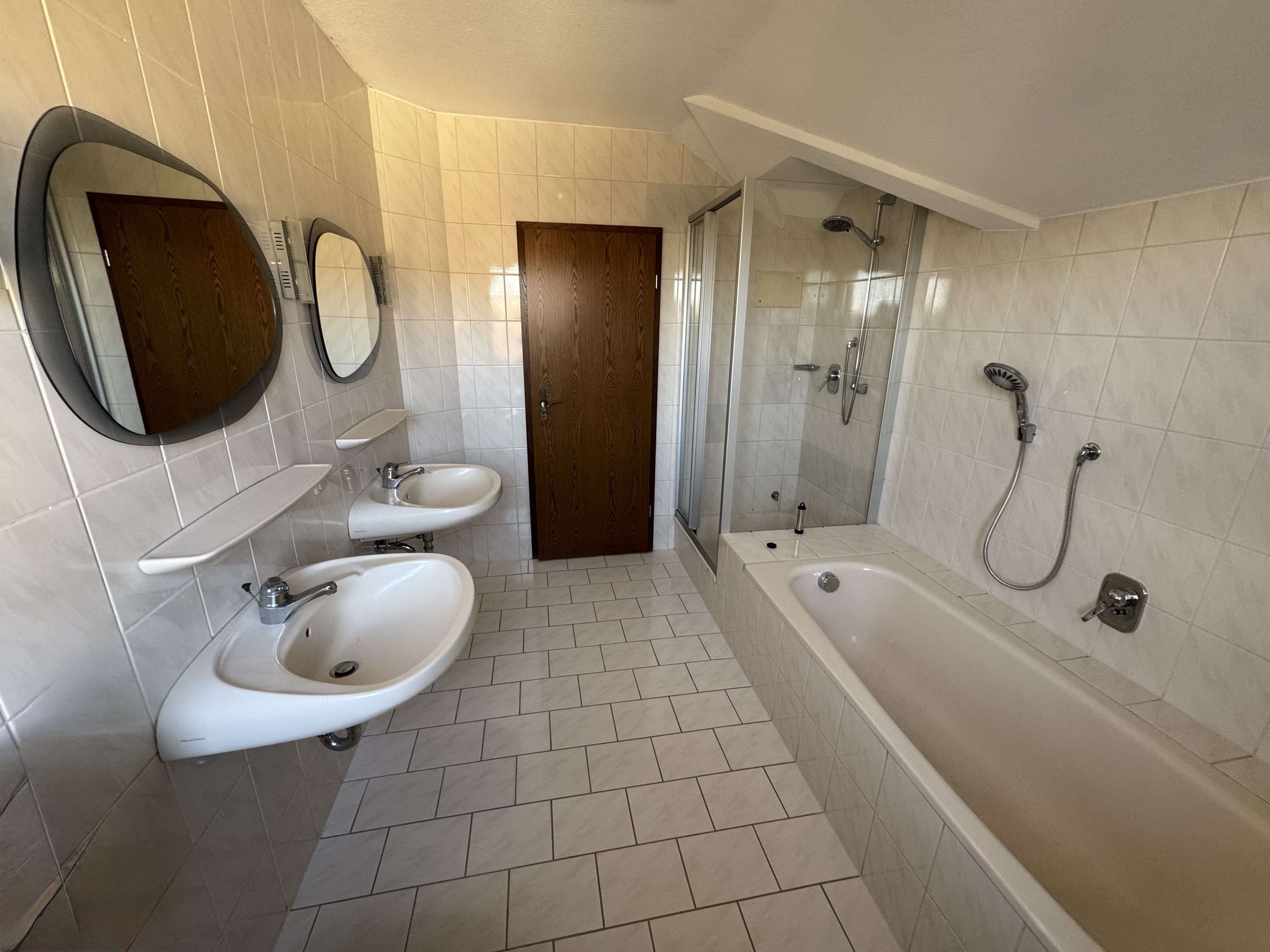 Immobilie in Hünfeld - Einfamilien-Wohnhaus mit Einliegerwohnung in bester Lage zu verkaufen ! - Bild 3