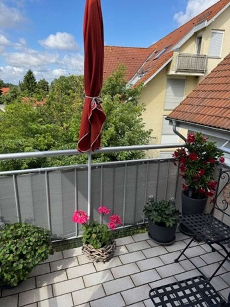 Immobilie in Nesse-Apfelstädt - Helle 2,5 Zimmer-Maisonette-Wohnung mit Südbalkon und TG-Stellplatz - Bild 0