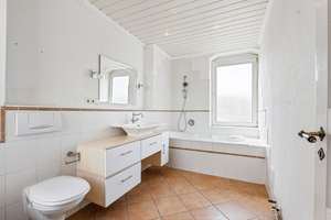 Stilvolle Altbauvilla mit großzügigem Wohnkonzept und Kamin, Sauna & Garagen- und Außenstellplätzen – Die vollständige Adresse der Immobilie erhältst du vom Anbieter., 27474 Cuxhaven – Vorschaubild 5