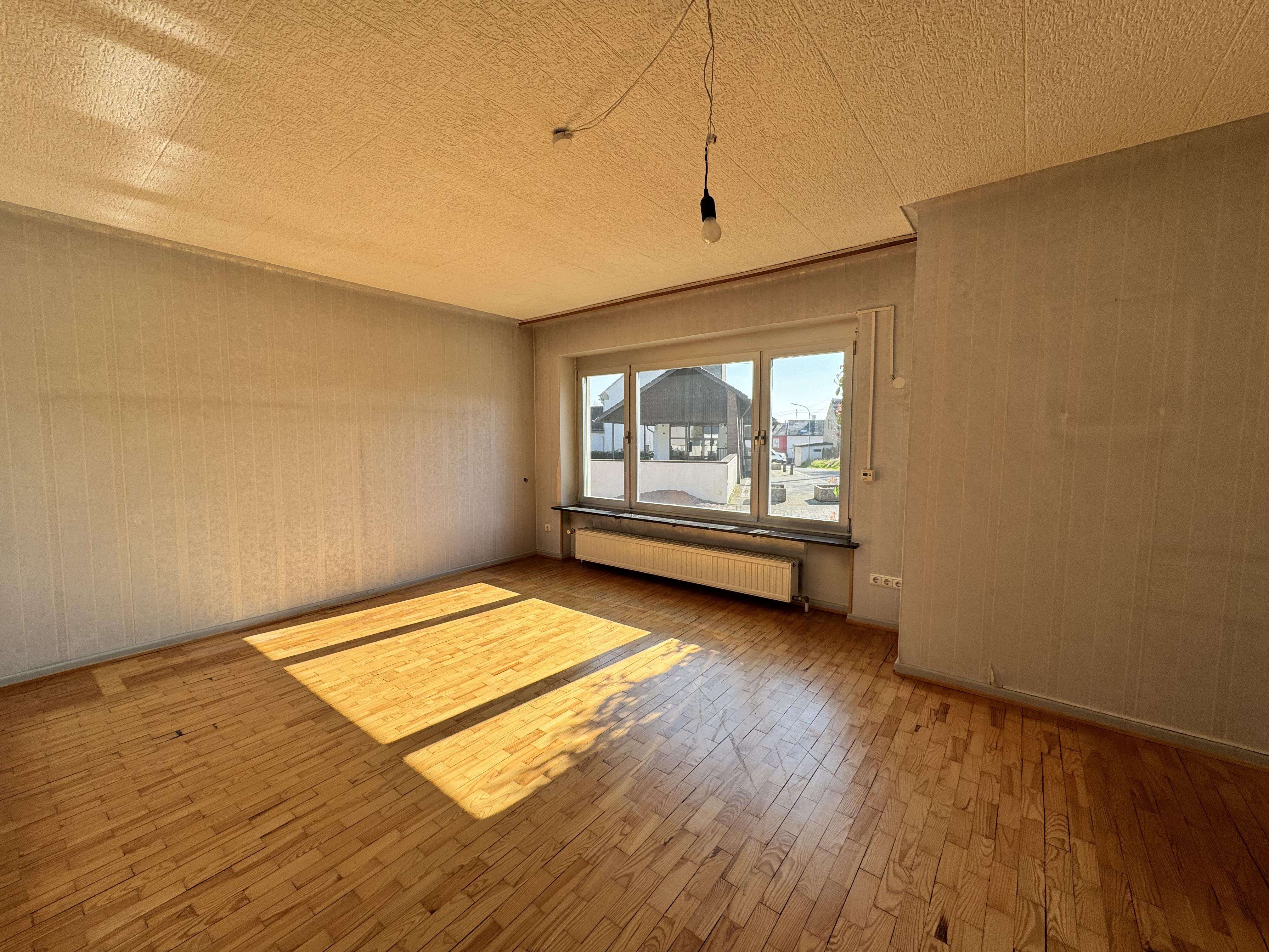 Immobilie in Wallerfangen - Freistehendes Einfamilienhaus in ruhiger Lage von Wallerfangen-St. Barbara! - Bild 2