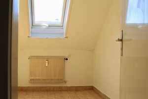 Seltenheit! Mehrfamilienhaus in Stuttgart-Sillenbuch mit Sonnengarten und zwei Garagen – Stuttgart – Vorschaubild 11