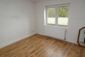 Helle 2 Zimmer Wohnung mit großer Wohnküche in W-Elberfeld an solvente Mieter! – Ravensberger Straße 149, 42117 Elberfeld, Wuppertal – Vorschaubild 2