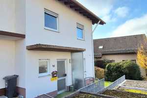Schönes Reiheneckhaus in gefragter Wohnlage mit Garten, Balkon, Terrasse, Garage u. Stellplatz – Ostalbkreis – Vorschaubild 2