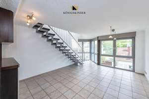 Über den Dingen wohnen: Sofort verfügbare Maisonette-Wohnung mit Dachloggia, Garage und Einbauküche