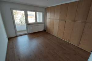 Traum-Wohnen mit 2 Balkons,hell,renoviert,Bad & Böden neu,perfekte Lage S-West,schöne Ausblicke,top! – Senefelder Strasse 88, 70176 Rosenberg, Stuttgart – Vorschaubild 14