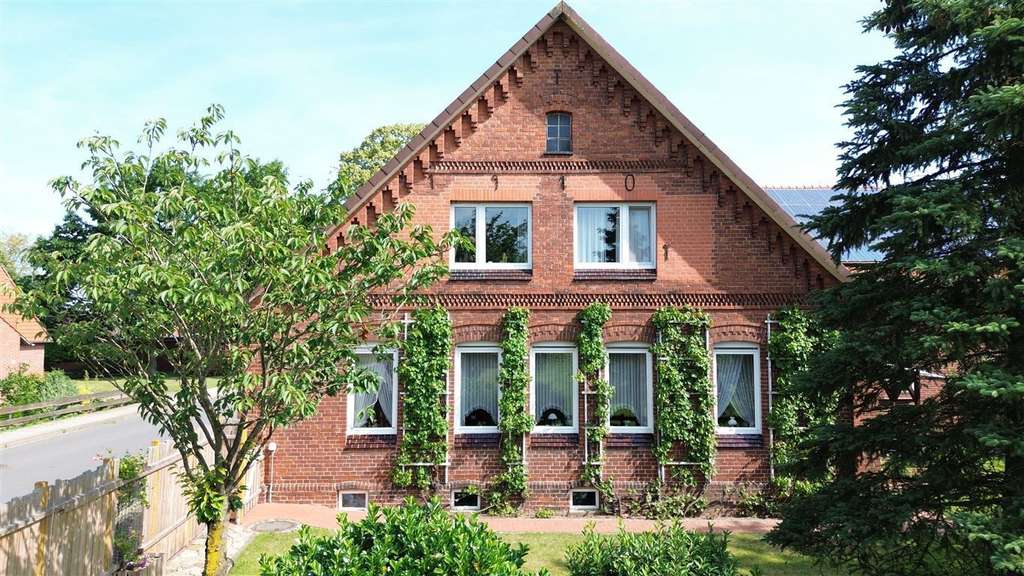 Immobilie in Stolzenau - Charmanter Resthof mit Nebengebäuden und viel Platz für Tierhaltung - Bild 1