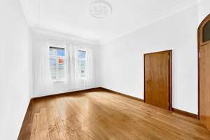 Augsburg, beste Lage, hohe Räume, geschmackvoll sanierte Etage auf 305 m² Wfl. – Die vollständige Adresse der Immobilie erhältst du vom Anbieter., 86159 Bahnhofs-, Bismarckviertel, Augsburg – Vorschaubild 7