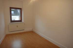 Charmante, gemütliche 2,5-Zimmer-Altbau-DG-Wohnung in Rheinnähe für junge Leute – Kanzlerstraße 29, 47119 Laar, Duisburg – Vorschaubild 6