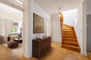 Bezaubernde, familiengerechte 4-Zimmer-Wohnung in Altbau-Villa mit Traumblick auf den Schlosskanal – Die vollständige Adresse der Immobilie erhältst du vom Anbieter., 80638 Neuhausen, München – Vorschaubild 4